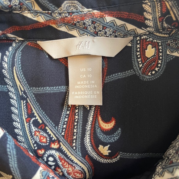 H&M patterned blouse size 10 - Picture 3 of 4